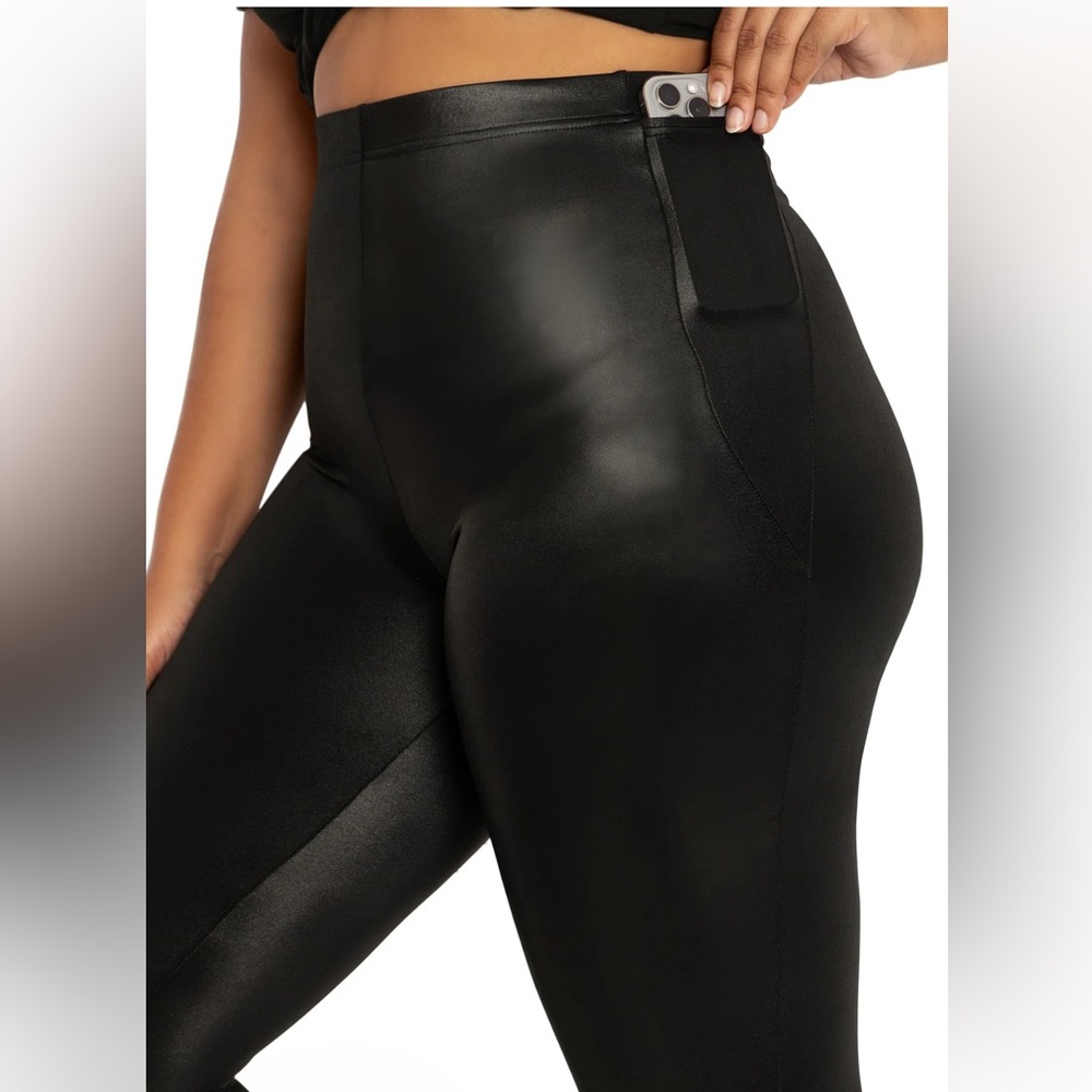 Blackmilk Wet Look High Waisted Pocket Black Leggings Small - Picture 4 of 11